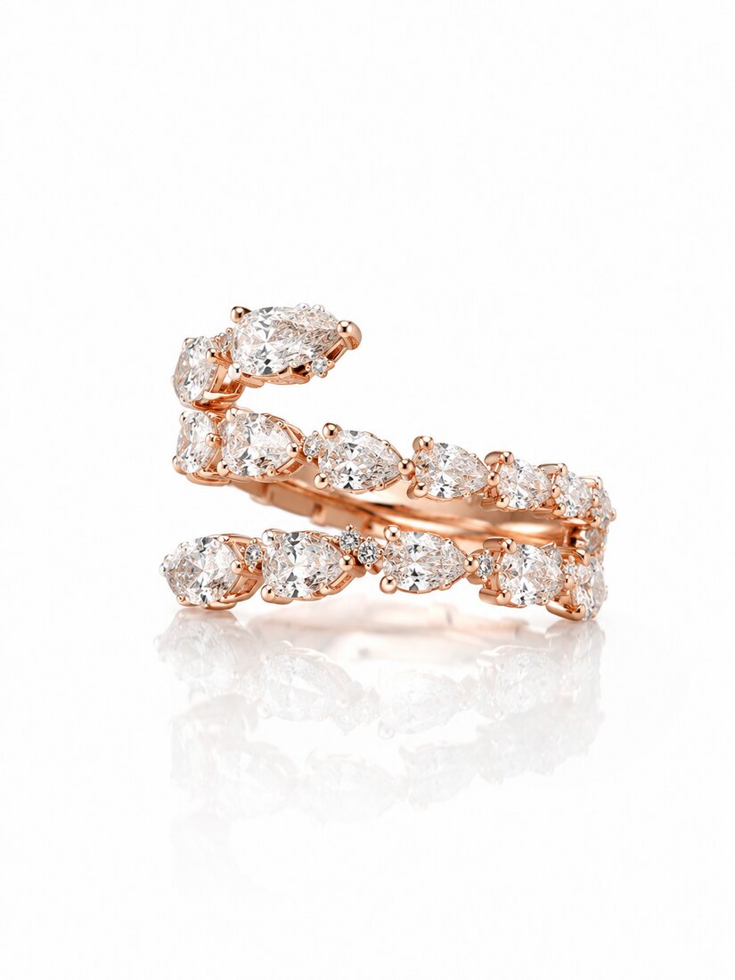 Anello Solitario con Diamanti a Goccia